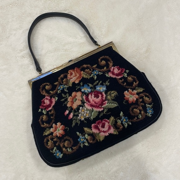 Large Vintage Embroidered Hand Bag With Kisslock - Picture 1 of 9